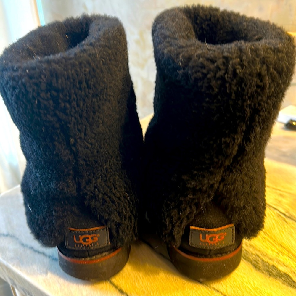 Ugg maylin suded shearling black ankle boots 🥾 size 9